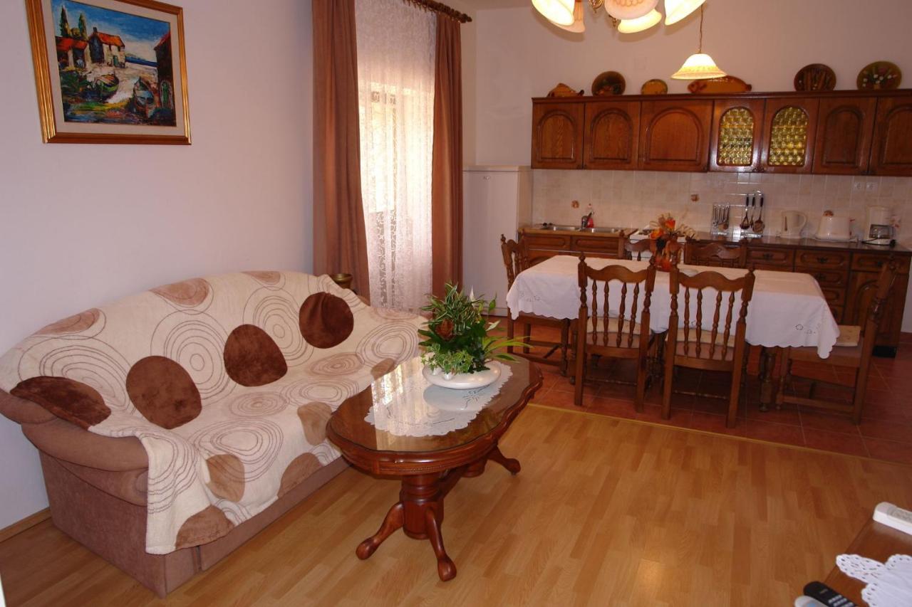 Apartments Nikolina Novi Vinodolski Eksteriør bilde