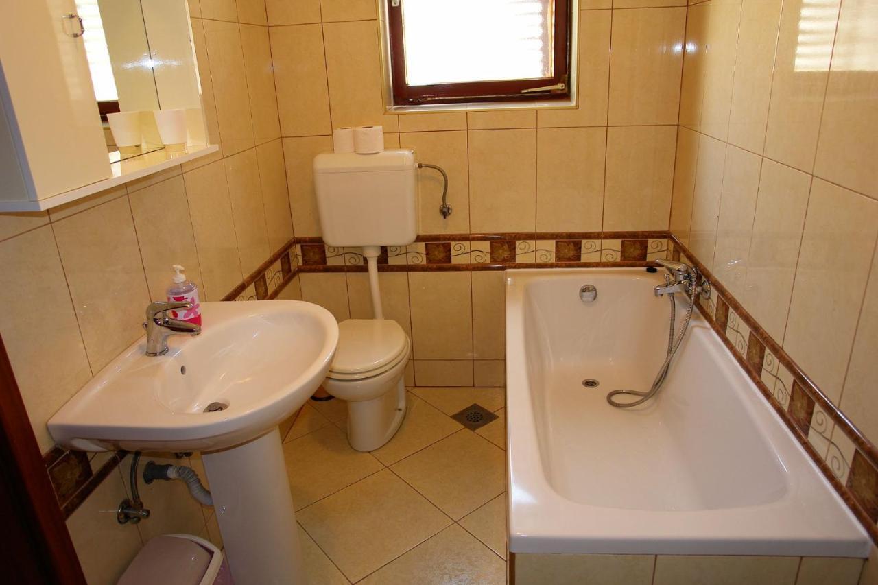 Apartments Nikolina Novi Vinodolski Eksteriør bilde